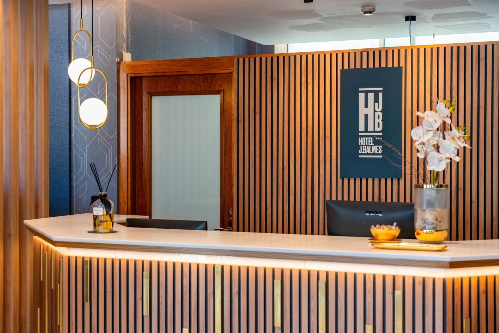 Hotel J. Balmes Vic Kültér fotó