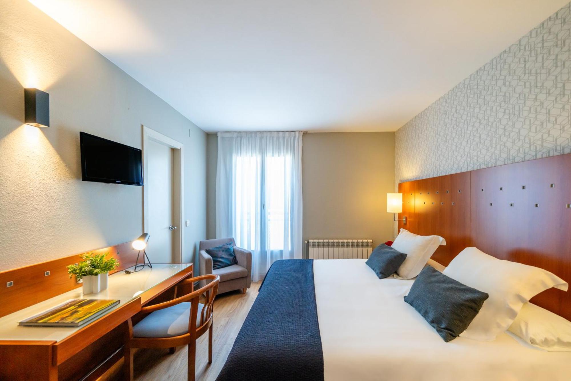 Hotel J. Balmes Vic Kültér fotó