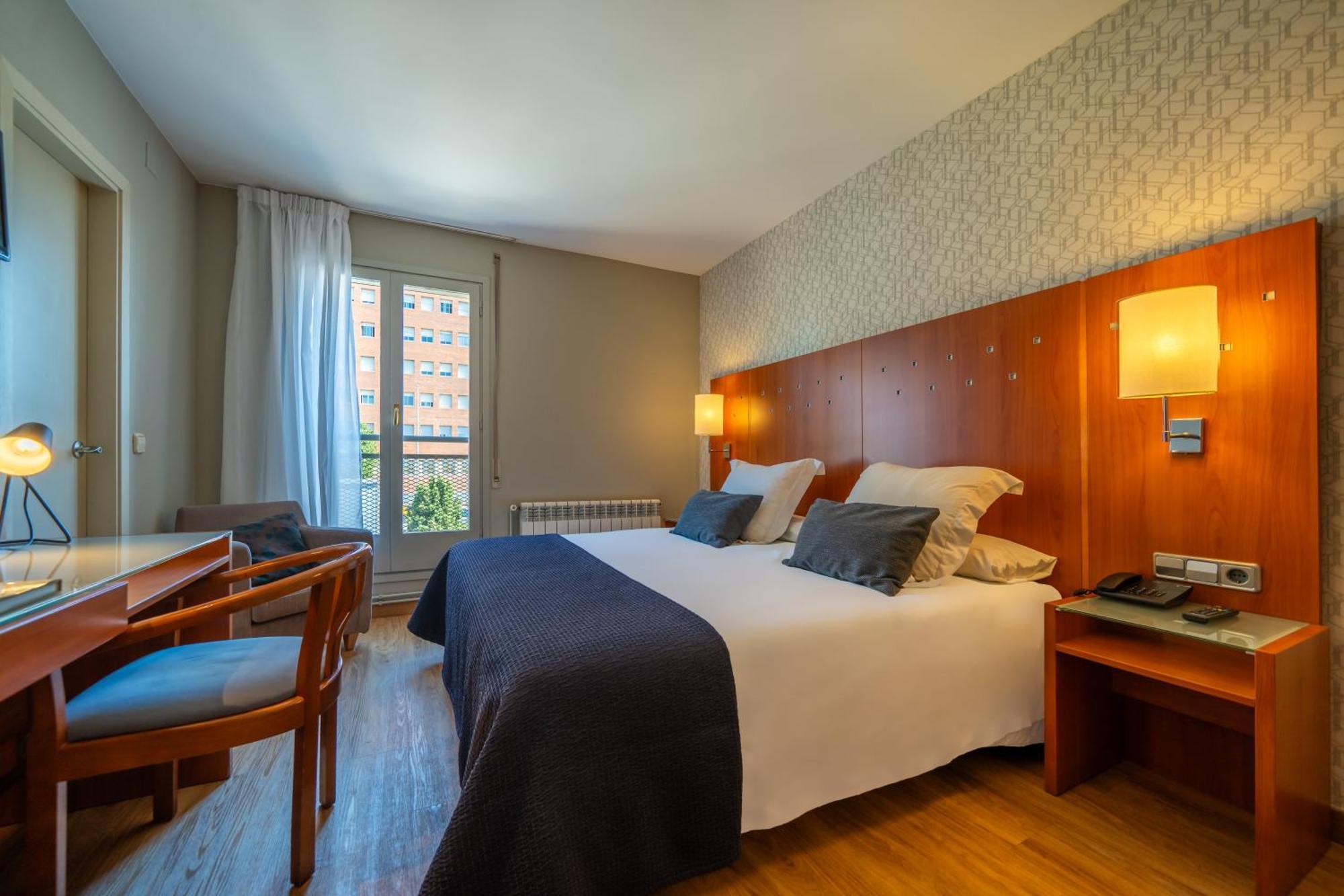 Hotel J. Balmes Vic Kültér fotó