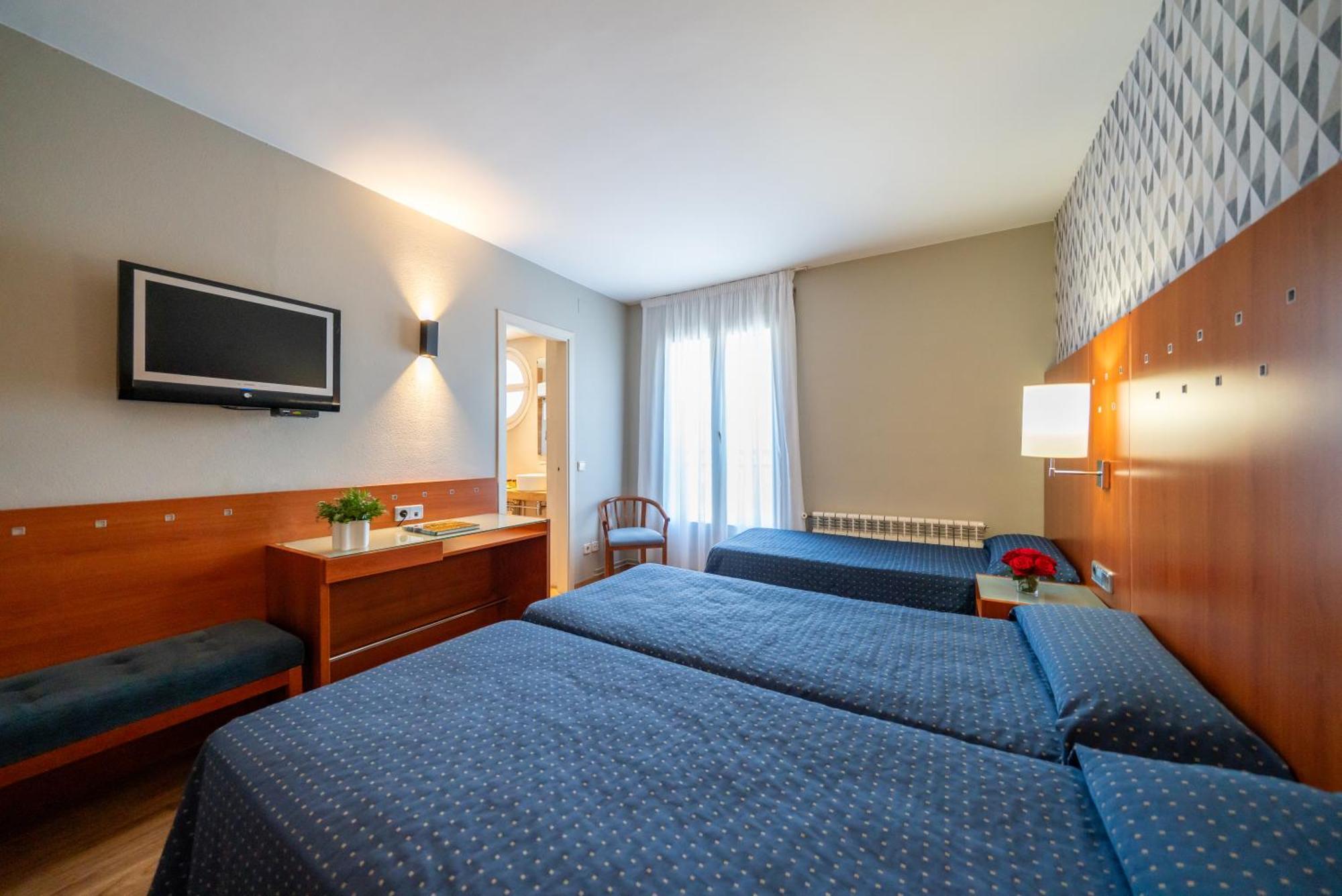 Hotel J. Balmes Vic Kültér fotó