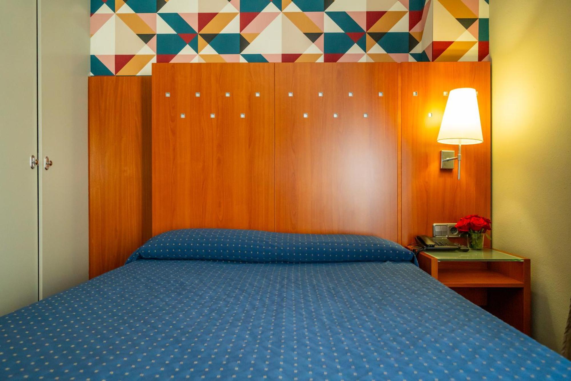 Hotel J. Balmes Vic Kültér fotó